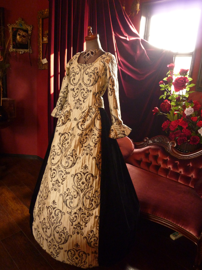 ゴシックドレス 中世貴族ドレス Jacquard Renaissance Swann Dress ゴシックセレクトショップ Bloody Rose